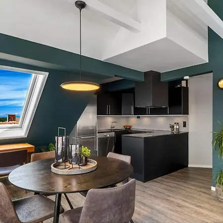 Elegant Townhouse شقة *